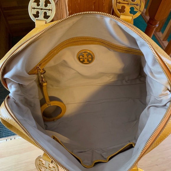 Brand New Tory Burch Handbag No Tags - Picture 5 of 8